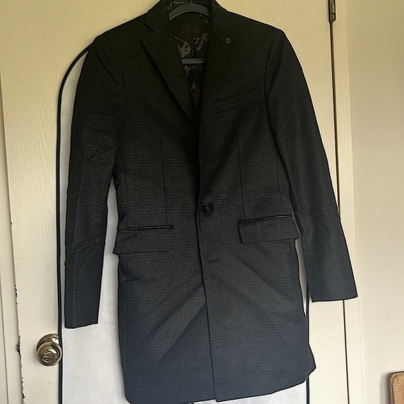 Zara - Picture 1 of 1